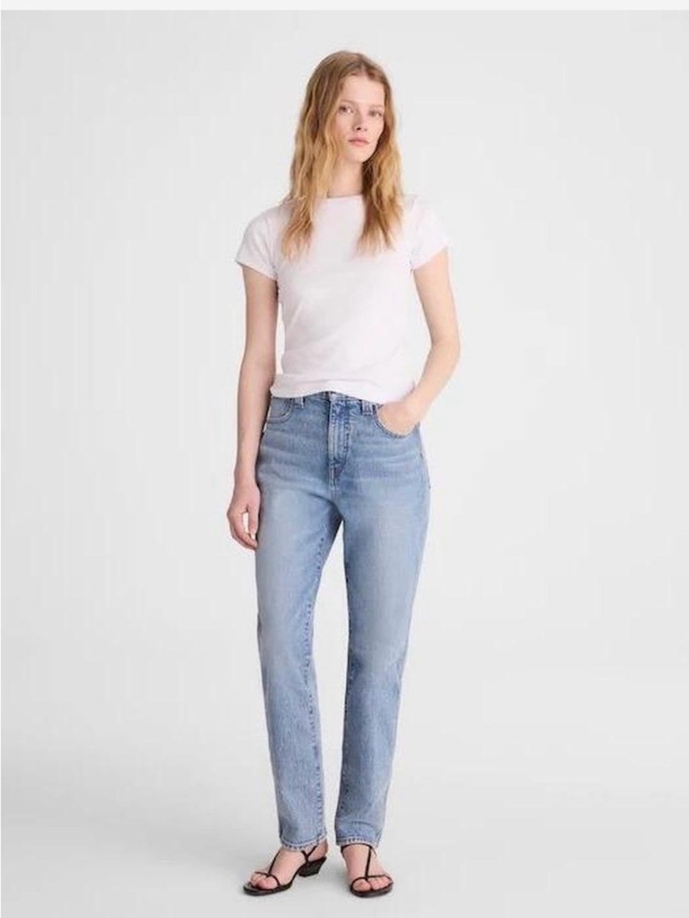 Madewell The Mom Jean Light Blue High-Rise Straight Jeans size 26. EUC. No flaws